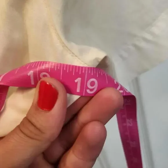 Vintage Diane Von Furstenberg Short Sleeve White Button-Up Shirt - Size 8 - Picture 6 of 8